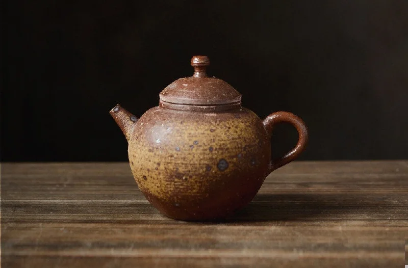 Gohobi Classic Handmade Old Rock Mud Teapot